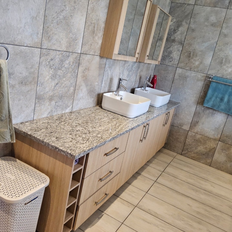 3 Bedroom Property for Sale in Lilyvale Free State